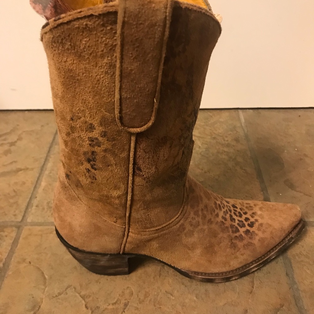 Old Gringo Leopardito size 7.5 cowboy boots